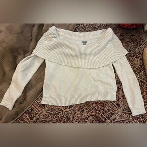 Women’s Arie Elegant Off-Shoulder Cream Sweater Size Medium